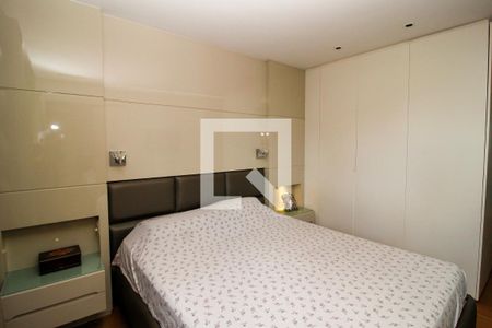 Apartamento à venda com 262m², 4 quartos e 4 vagas Apartamento à venda com 262m², 4 quartos e 4 vagasQuarto 4