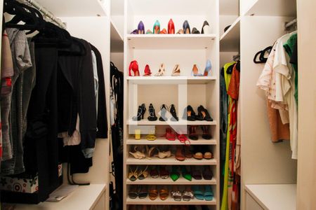 Apartamento à venda com 262m², 4 quartos e 4 vagas Apartamento à venda com 262m², 4 quartos e 4 vagasQuarto 4