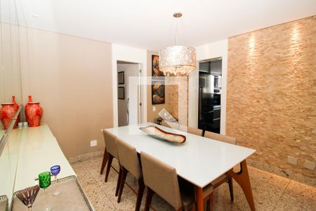 Apartamento à venda com 262m², 4 quartos e 4 vagas Apartamento à venda com 262m², 4 quartos e 4 vagasSala