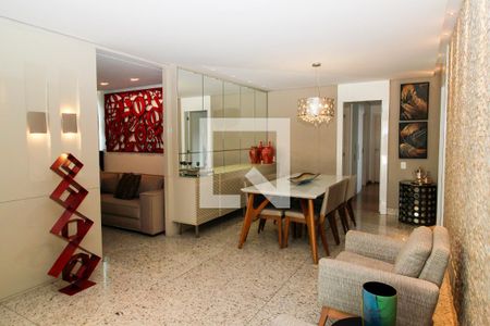 Apartamento à venda com 262m², 4 quartos e 4 vagas Apartamento à venda com 262m², 4 quartos e 4 vagasSala