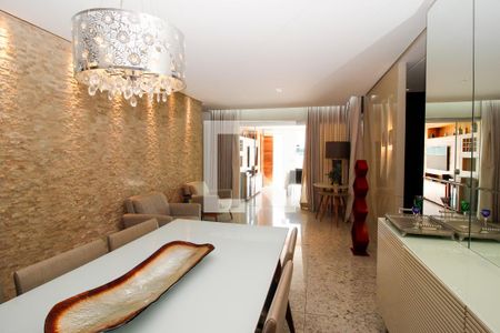 Apartamento à venda com 262m², 4 quartos e 4 vagas Apartamento à venda com 262m², 4 quartos e 4 vagasSala