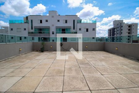 Apartamento à venda com 262m², 4 quartos e 4 vagas Apartamento à venda com 262m², 4 quartos e 4 vagasSacada da Sala