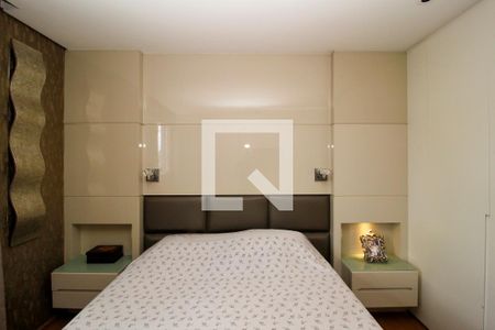 Apartamento à venda com 262m², 4 quartos e 4 vagas Apartamento à venda com 262m², 4 quartos e 4 vagasQuarto 4