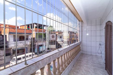 Sacada de casa para alugar com 3 quartos, 150m² em Conjunto Promorar Sapopemba, São Paulo