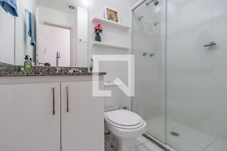 Banheiro Social de apartamento para alugar com 2 quartos, 69m² em Jardim Tupanci, Barueri