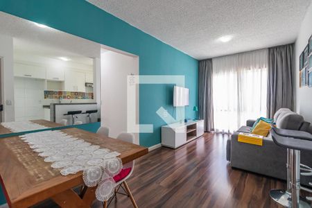 Sala de apartamento para alugar com 2 quartos, 69m² em Jardim Tupanci, Barueri