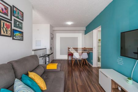 Sala de apartamento para alugar com 2 quartos, 69m² em Jardim Tupanci, Barueri