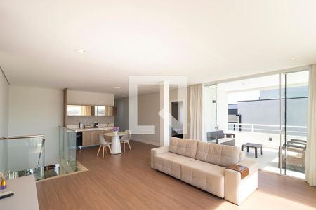 Sala de TV de casa de condomínio para alugar com 3 quartos, 258m² em Swiss Park, Campinas