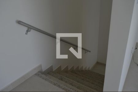 Apartamento à venda com 120m², 2 quartos e 1 vagaEscada