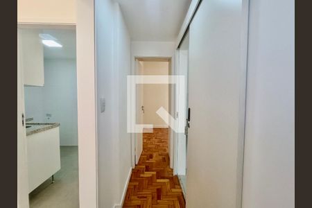 Corredor  de apartamento para alugar com 2 quartos, 65m² em Leblon, Rio de Janeiro