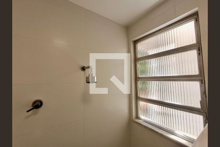 Apartamento para alugar com 65m², 2 quartos e 1 vaga Apartamento para alugar com 65m², 2 quartos e 1 vagaBanheiro social