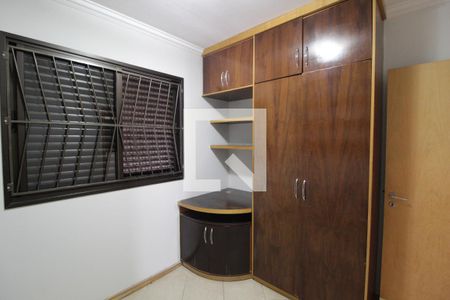 Quarto 2 de apartamento para alugar com 3 quartos, 80m² em Saraiva, Uberlândia
