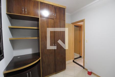 Quarto 2 de apartamento para alugar com 3 quartos, 80m² em Saraiva, Uberlândia