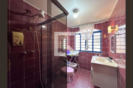 Casa à venda com 221m², 3 quartos e 3 vagasBanheiro Social