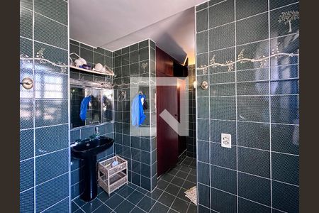 Casa à venda com 221m², 3 quartos e 3 vagasBanheiro Suíte