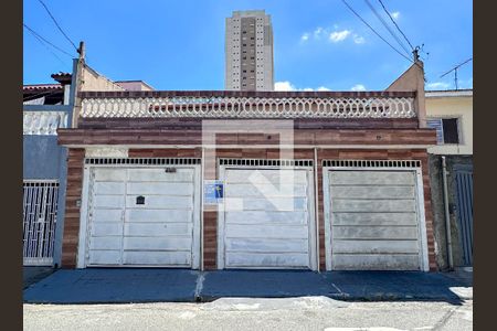 Casa à venda com 221m², 3 quartos e 3 vagasFachada