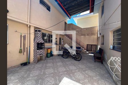 Casa à venda com 221m², 3 quartos e 3 vagasQuintal