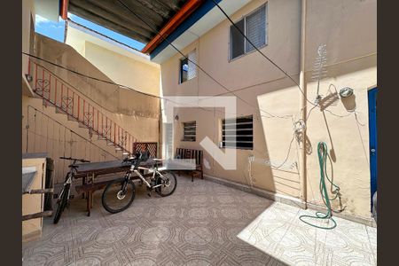Casa à venda com 221m², 3 quartos e 3 vagasQuintal