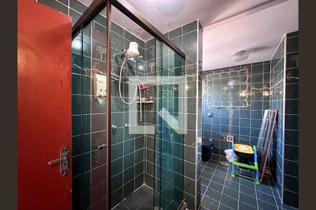 Casa à venda com 221m², 3 quartos e 3 vagasBanheiro Suíte