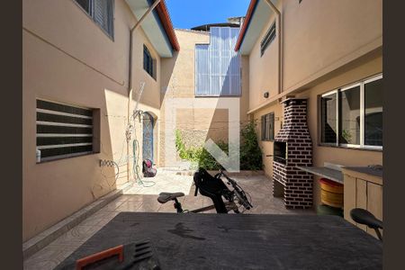 Casa à venda com 221m², 3 quartos e 3 vagasQuintal