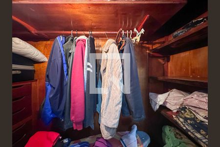 Casa à venda com 221m², 3 quartos e 3 vagasCloset Quarto 2