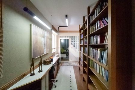 Casa para alugar com 350m², 6 quartos e 2 vagasCorredor