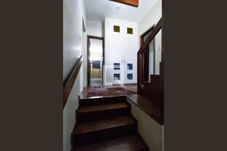 Casa para alugar com 350m², 6 quartos e 2 vagasCorredor