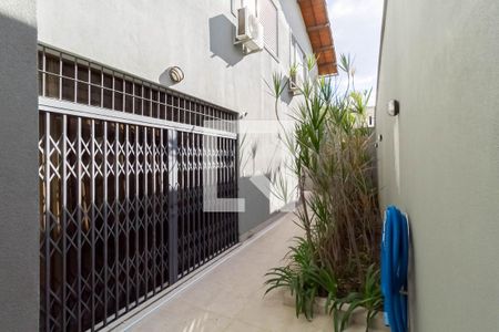 Casa para alugar com 350m², 6 quartos e 2 vagasCorredor lateral