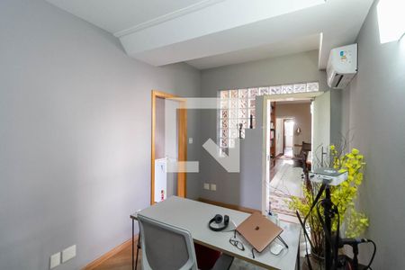 Casa para alugar com 350m², 6 quartos e 2 vagasSuíte 1 - Antessala