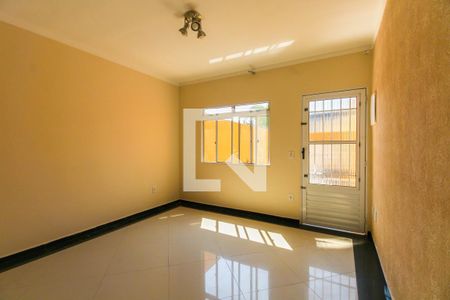 Sala de casa à venda com 3 quartos, 150m² em Vila Carrão, São Paulo