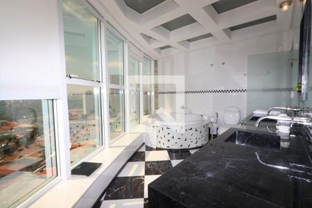 Apartamento à venda com 250m², 4 quartos e 3 vagasSuíte Master - Sala de Banho
