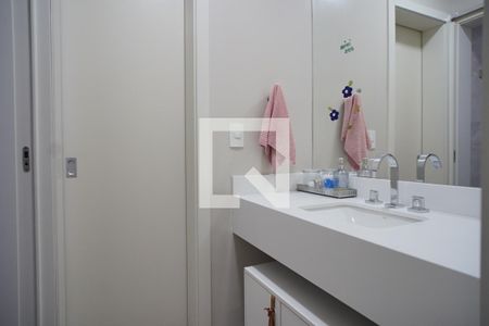 Casa à venda com 218m², 3 quartos e 2 vagasBanheiro suite americana 1 e 2