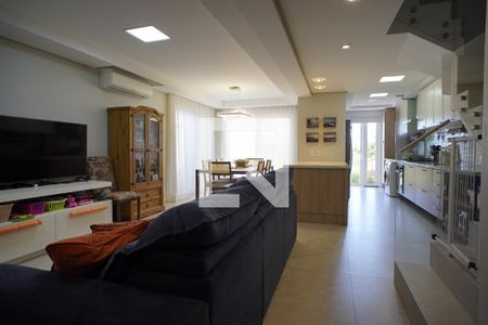 Sala de casa à venda com 3 quartos, 218m² em Rio Branco, Porto Alegre