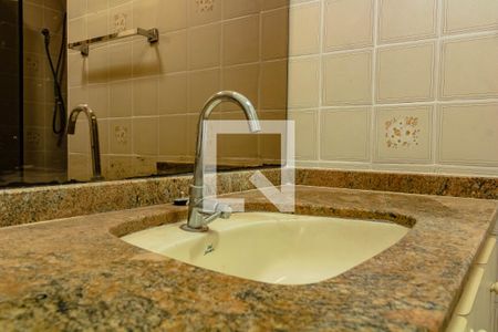 Apartamento para alugar com 72m², 3 quartos e 1 vagaBanheiro 