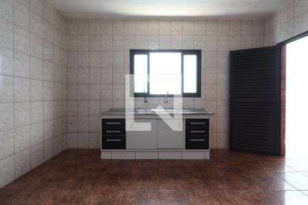 Casa à venda com 253m², 3 quartos e 8 vagasCozinha