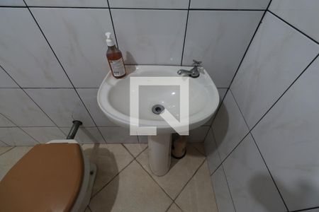 Casa à venda com 253m², 3 quartos e 8 vagasBanheiro de serviço