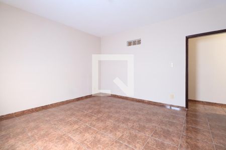 Casa à venda com 253m², 3 quartos e 8 vagasQuarto 1