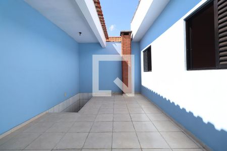 Casa à venda com 253m², 3 quartos e 8 vagasLavanderia