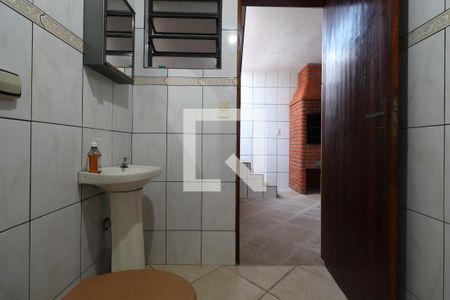 Casa à venda com 253m², 3 quartos e 8 vagasBanheiro de serviço