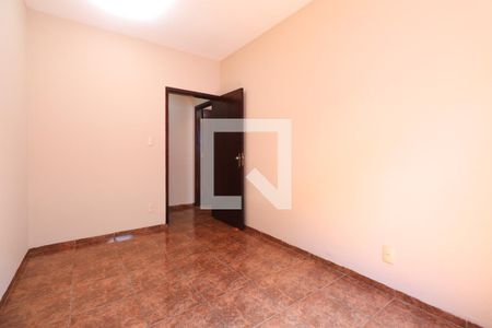 Casa à venda com 253m², 3 quartos e 8 vagasQuarto 2