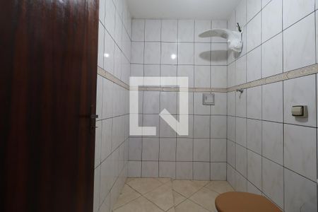 Casa à venda com 253m², 3 quartos e 8 vagasBanheiro de serviço