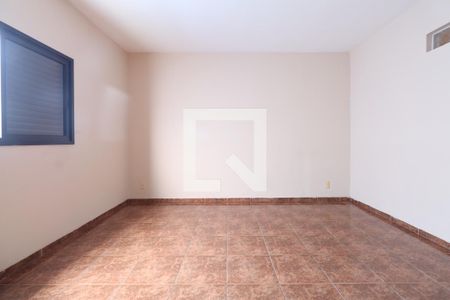 Casa à venda com 253m², 3 quartos e 8 vagasQuarto 1