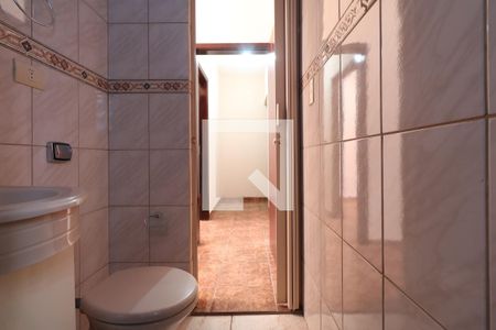 Casa à venda com 253m², 3 quartos e 8 vagasBanheiro da Suíte 1