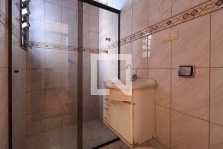 Casa à venda com 253m², 3 quartos e 8 vagasBanheiro da Suíte 1