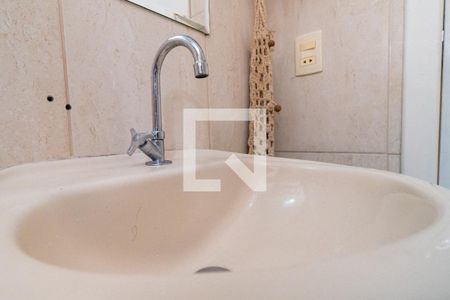 Casa à venda com 210m², 3 quartos e 2 vagasBanheiro Social Detalhe