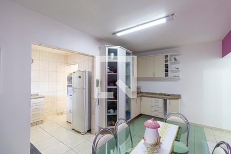 Casa à venda com 191m², 3 quartos e 4 vagasCozinha 