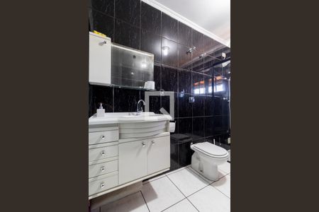Banheiro do quarto 1 de casa à venda com 3 quartos, 191m² em Vila Ré, São Paulo
