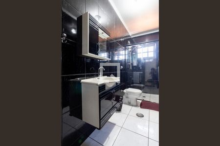 Casa à venda com 191m², 3 quartos e 4 vagasBanheiro 2