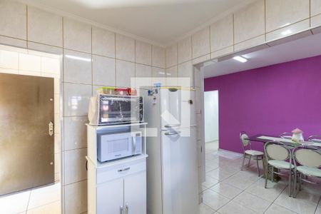 Casa à venda com 191m², 3 quartos e 4 vagasCozinha 