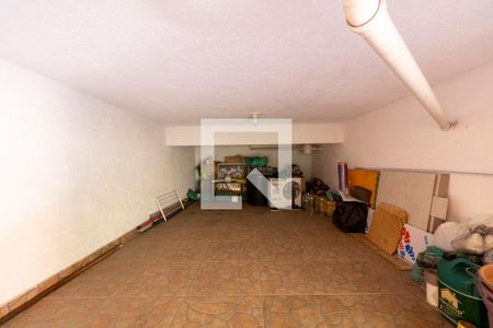 Casa à venda com 191m², 3 quartos e 4 vagasQuarto de serviço 